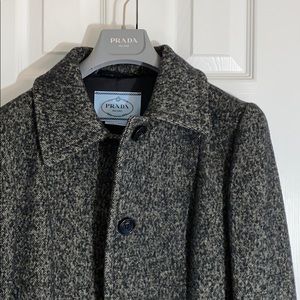 Prada grey coat in size 44